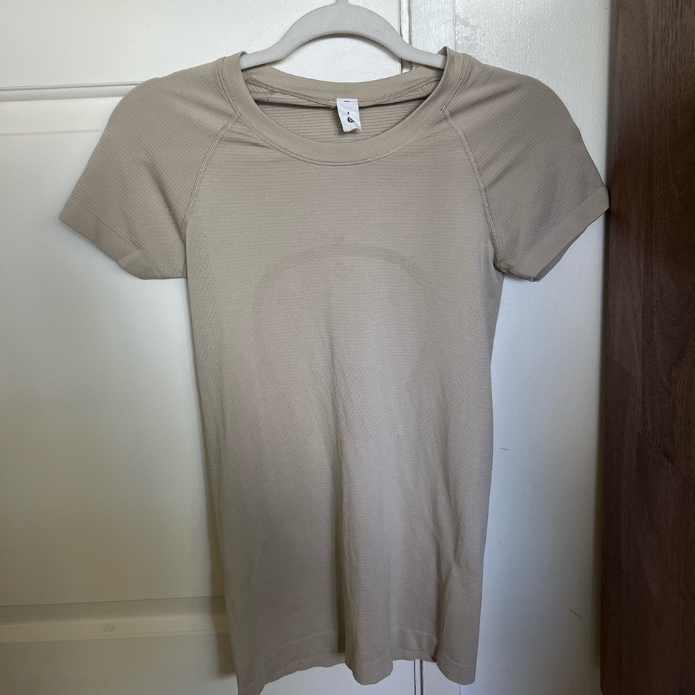 Lululemon Swiftly Short-Sleeve Shirt 2.0 Hip Length, Mohave Tan